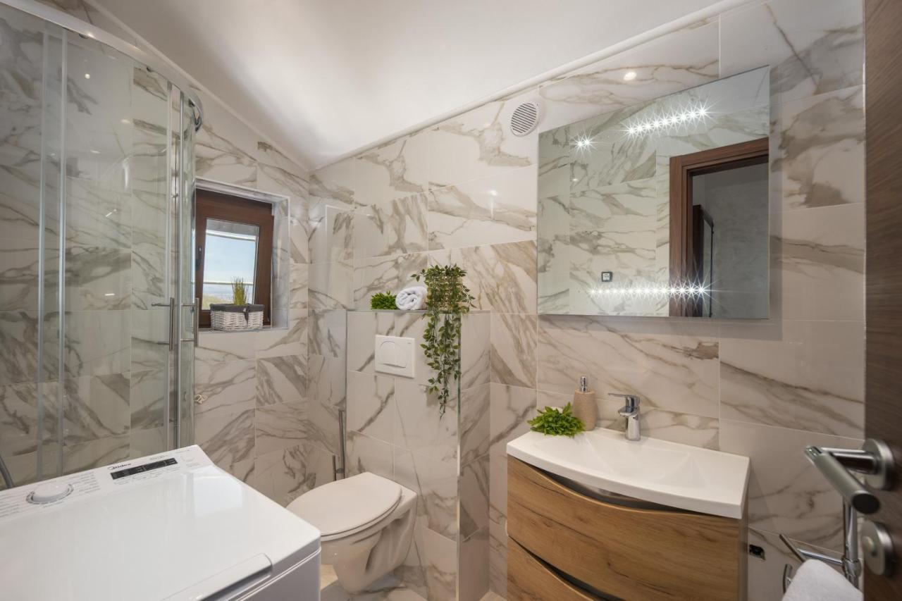 Villa Adriatic, Apartment Enio With Swimming Pool, Panoramic Sew View, Free Parking Ičići エクステリア 写真